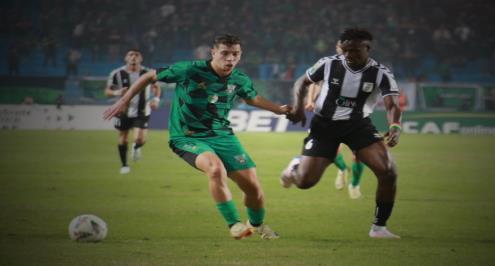 خسارة مفاجئة للصفاقسي أمام القسنطيني في بداية مشوار الكونفيدرالية